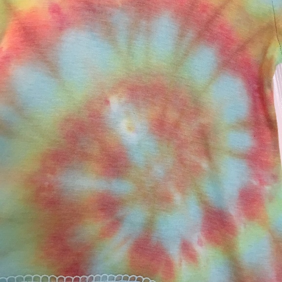 Hand dyed beachy spiral tie dye - Picture 3 of 4